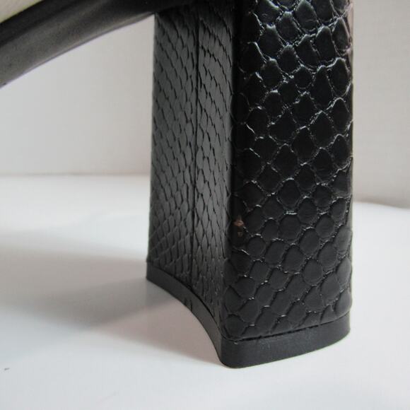 Adrienne Vittadini Heels Womens Size 7.5 Cream Black Toe Pierce Chunky Classy - Picture 9 of 13